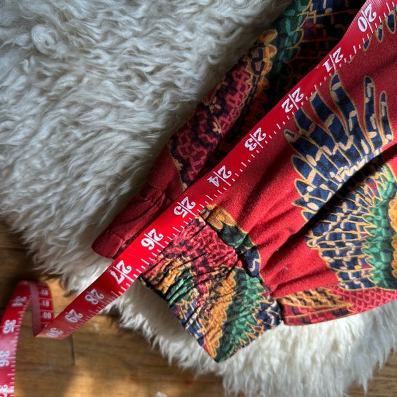 COPY - Farm Rio Vibrant Red Parrot Print Pants - Picture 8 of 8